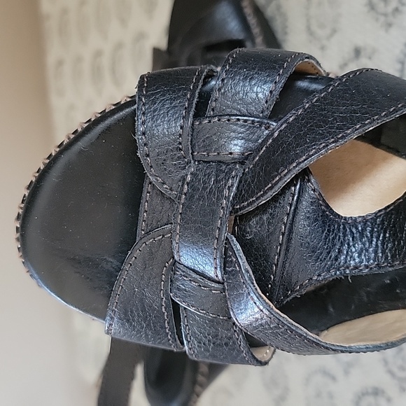 Ladies NATURALIZER LEATHER heeled sandals size 7.5! - Picture 6 of 6